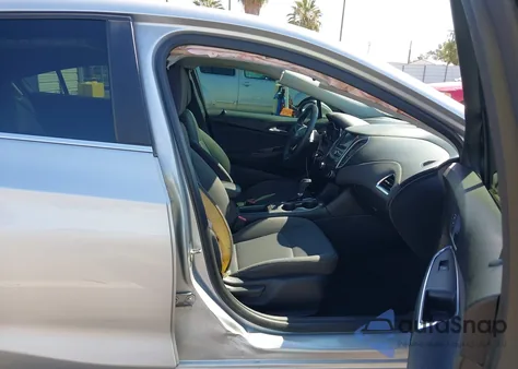 2019 Chevrolet Cruze Lt z USA, uszkodzony, nr VIN 1G1BE5SM6K7112425